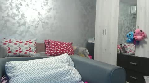 Lovepinklilly online show from September 22, 6:12 pm