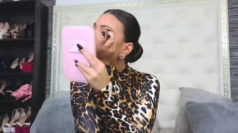 Gabriela online show from October 8, 6:52 am