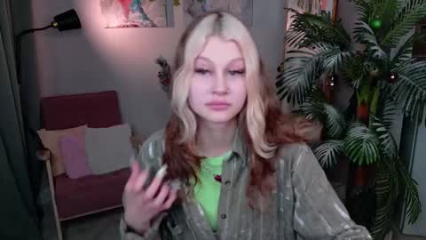 Rosie online show from December 15, 11:34 pm