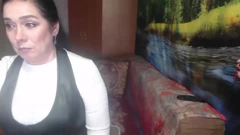 Snapshot of rositasky chatting on September 30, 2:11 am RositaSky online show from September 30, 2:11 am