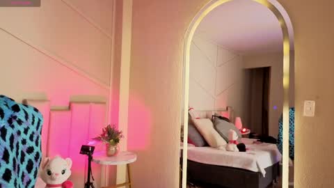 rossiie_hunt_ online show from May 28, 12:25 pm