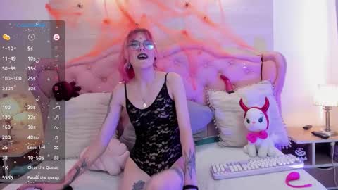 rossiie_hunt_ online show from October 25, 8:20 pm