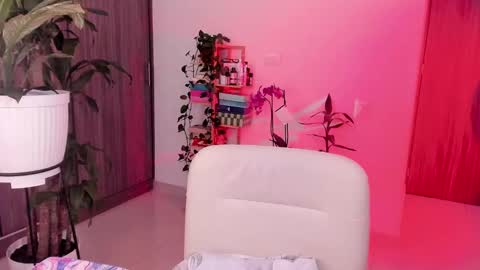 Im Ross   online show from October 3, 8:17 pm