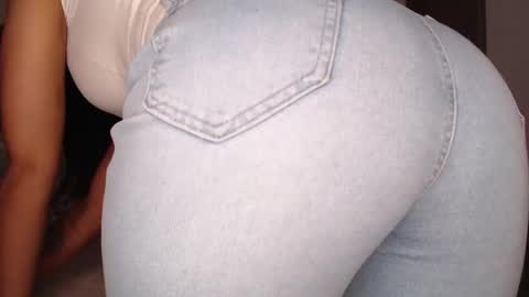 Rouss marie henao  online show from April 21, 12:14 am