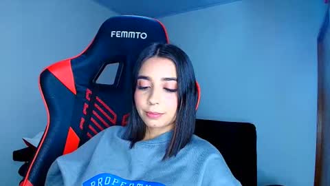 rousse_violet online show from April 28, 1:03 am