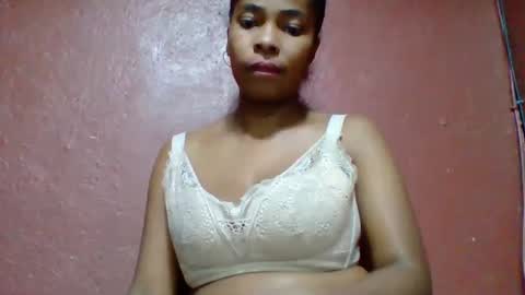 rovaelyah online show from November 2, 6:46 am