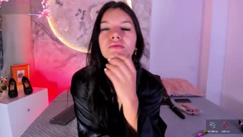 roxanaborns online show from December 1, 12:36 pm