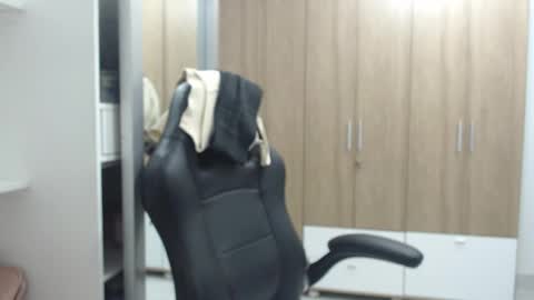 Snapshot of roxanalove7 chatting on February 23, 4:17 am Roxana online show from February 23, 4:17 am