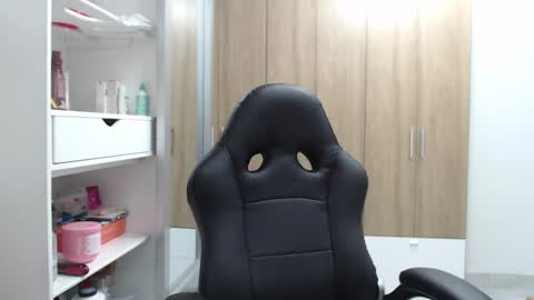 Snapshot of roxanalove7 chatting on February 11, 10:07 pm Roxana online show from February 11, 10:07 pm