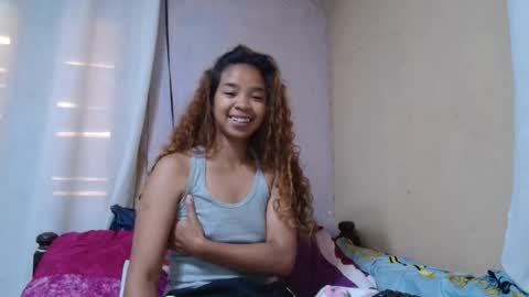 roxanne_98 online show from October 8, 5:13 am