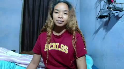roxanne_98 online show from July 10, 3:22 am