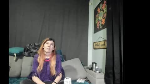 roxihazeleyes online show from October 30, 4:35 am