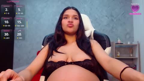 Snapshot of roxxi_2110 chatting on October 16, 2:00 am roxxi_2110 online show from October 16, 2:00 am