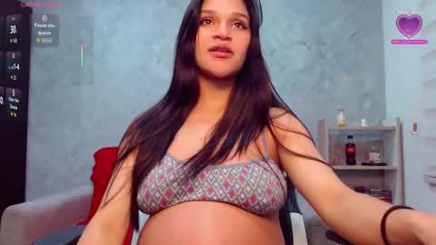 Snapshot of roxxi_2110 chatting on October 11, 2:38 am roxxi_2110 online show from October 11, 2:38 am