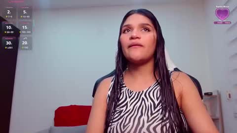 Snapshot of roxxi_2110 chatting on September 24, 1:45 am roxxi_2110 online show from September 24, 1:45 am