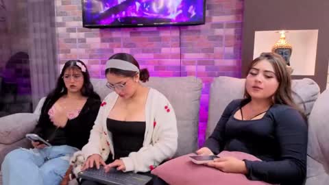 roxxie_fox online show from May 21, 7:53 pm