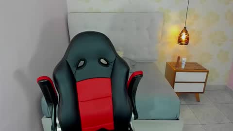 roxxybloom online show from November 16, 12:40 pm