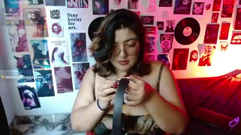 Roxana online show from April 22, 6:04 pm