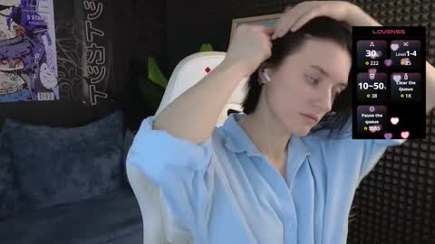 roxy_riot_ online show from December 14, 3:02 am