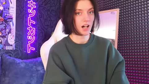 roxy_riot_ online show from February 26, 7:34 am