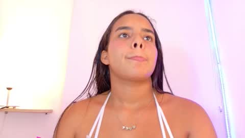 Snapshot of roxy_stone1 chatting on October 18, 10:14 pm roxy_stone1 online show from October 18, 10:14 pm