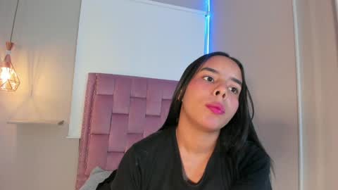 roxy_stone1 online show from April 29, 8:02 pm