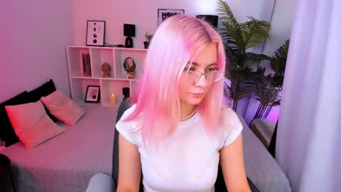 Roxy online show from May 22, 4:58 pm