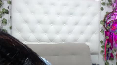 Bruna Royale  online show from April 18, 2:41 pm