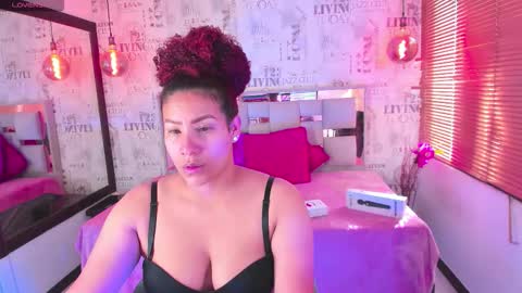   online show from February 28, 1:15 pm