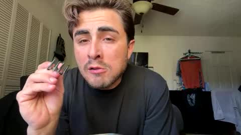 rubenzaragosa09 online show from April 20, 10:57 pm