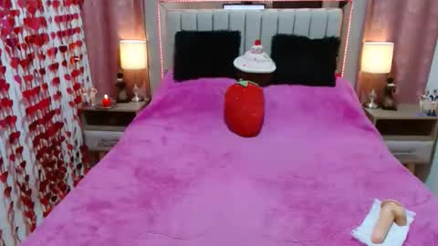 rubi82_ online show from February 12, 12:25 am