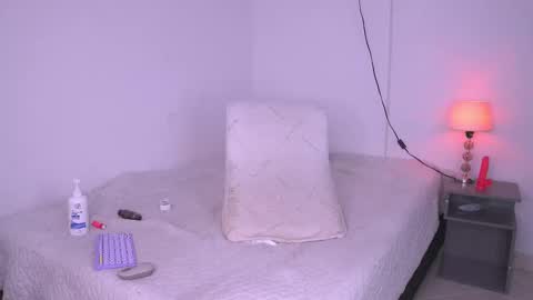 rubi rouss  instagran and X or tw  FAV VIBES11  9 33  101 moan and explode my balls online show from September 24, 10:38 pm