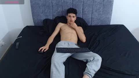 Ruby and Vanie online show from April 21, 11:45 pm