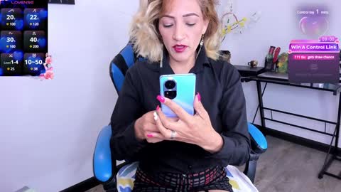 Snapshot of ruby_amor chatting on December 27, 9:39 am RUBY online show from December 27, 9:39 am