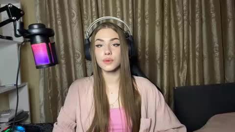 Alice online show from June 11, 5:33 pm