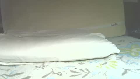 rudisuzzy 1 online show from April 8, 10:02 pm