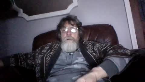 Snapshot of runningaround60 chatting on February 18, 3:10 am runningaround60 online show from February 18, 3:10 am