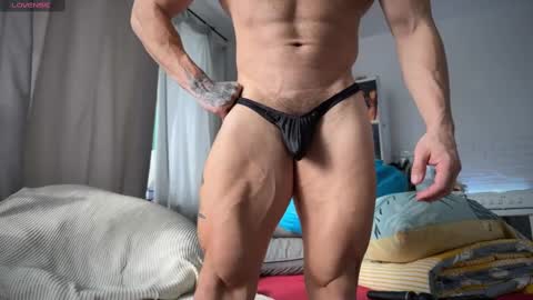 Snapshot of rusbigpaul chatting on February 22, 9:34 am Paul online show from February 22, 9:34 am