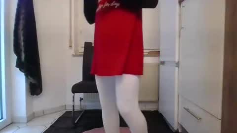 Ruskinni online show from February 14, 3:05 pm