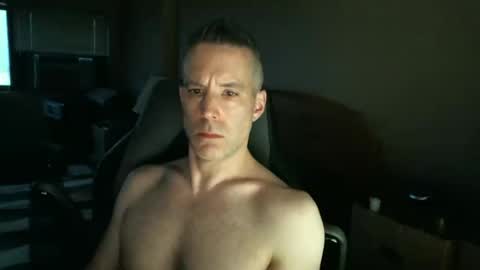 rustic_cuse_777 online show from December 1, 9:46 pm