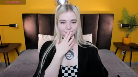 ruthbryant online show from November 11, 1:30 am