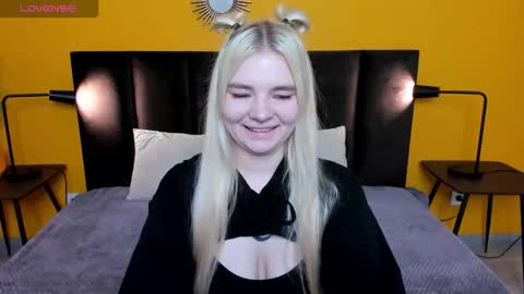 ruthbryant online show from October 10, 1:11 am