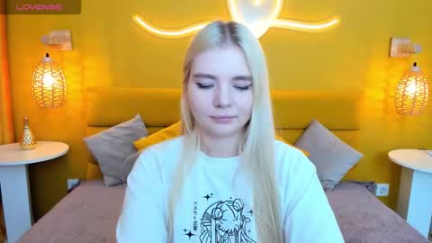 ruthbryant online show from October 19, 12:59 am