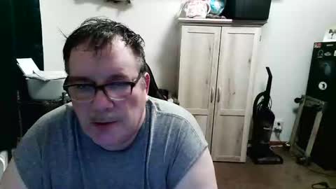 rwzar_1965 online show from May 5, 2:07 am
