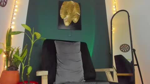 Ryan independent model online show from September 17, 1:03 pm