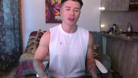 Snapshot of ryann_blue_ chatting on January 27, 9:55 pm Ryan Blue ig ryannblue online show from January 27, 9:55 pm