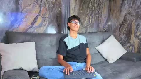ryann_wolf online show from July 6, 8:22 pm