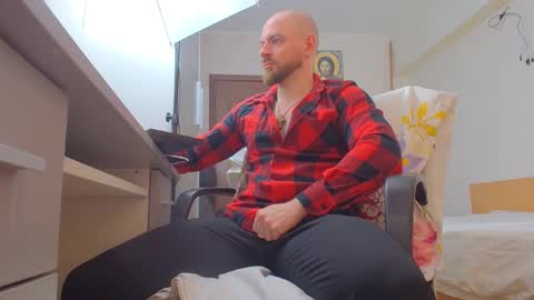 Ryanstone  online show from April 9, 5:00 am