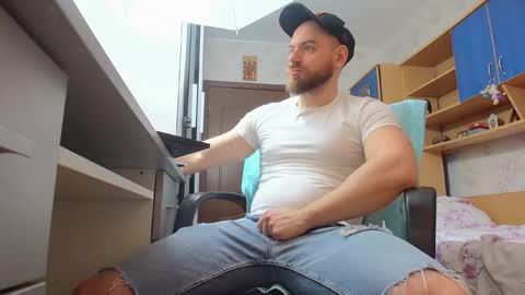 Ryanstone  online show from February 4, 5:55 am