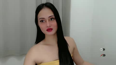 Snapshot of sabrina_inviting chatting on March 2, 3:45 am Sabrina online show from March 2, 3:45 am